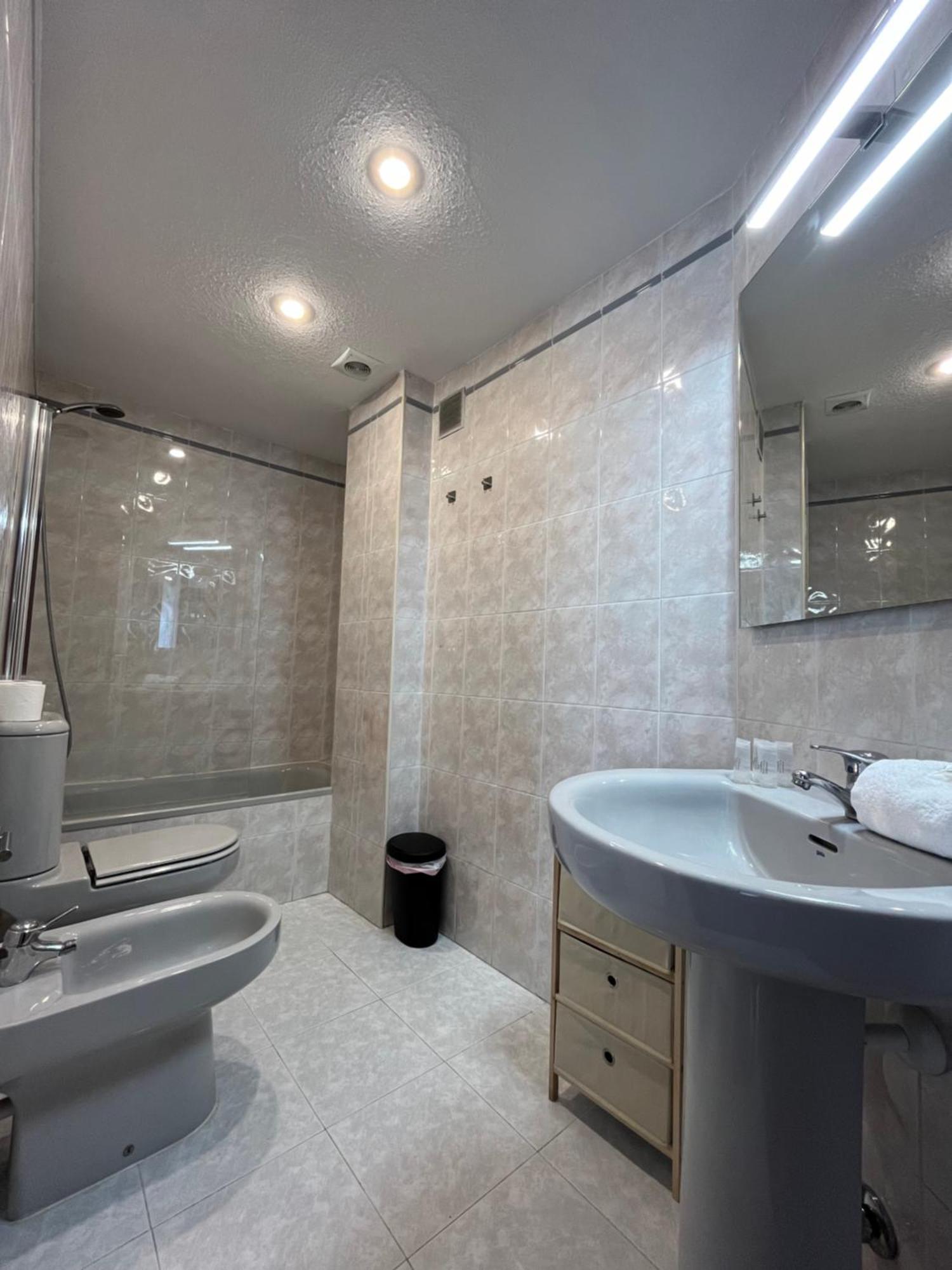 630A Apto Moderno Y Equipado Oviedo Exterior photo